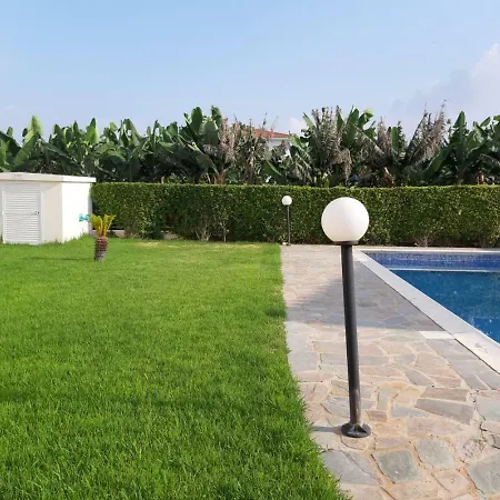 Villa Waves 1 *
