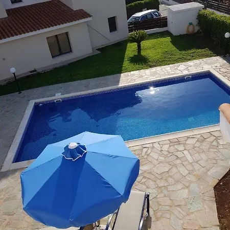Villa Waves 1 *